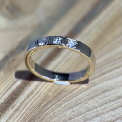 Ring med 3 brillianter