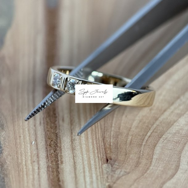 Ring med 3 brillianter